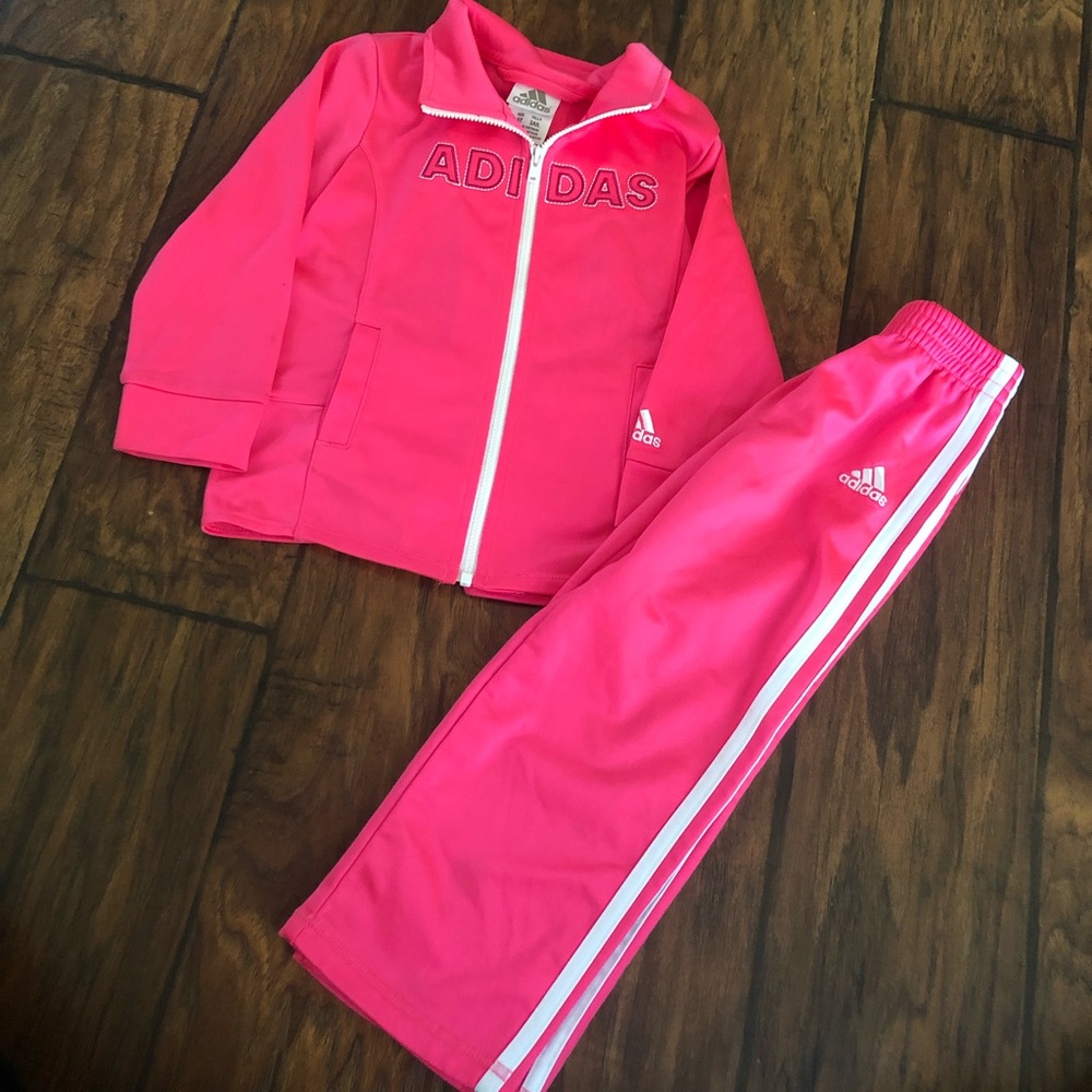 Adidas suit size 3t